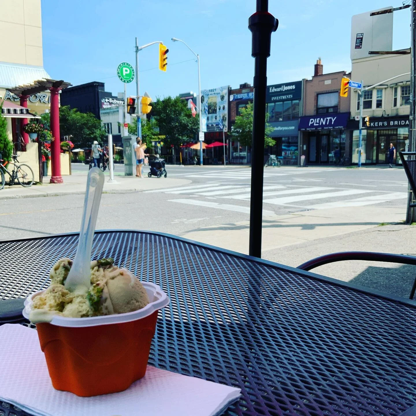 👉🏽 🌈🌞it's that kind of day ... Hello Gelato! 
⚪️
⚪️
⚪️
⚪️
#helloGelato #thatkindofday #mmm #hotanssunny #todaysforecast #icecream #gelato #trinacria #danforth #flavourflav