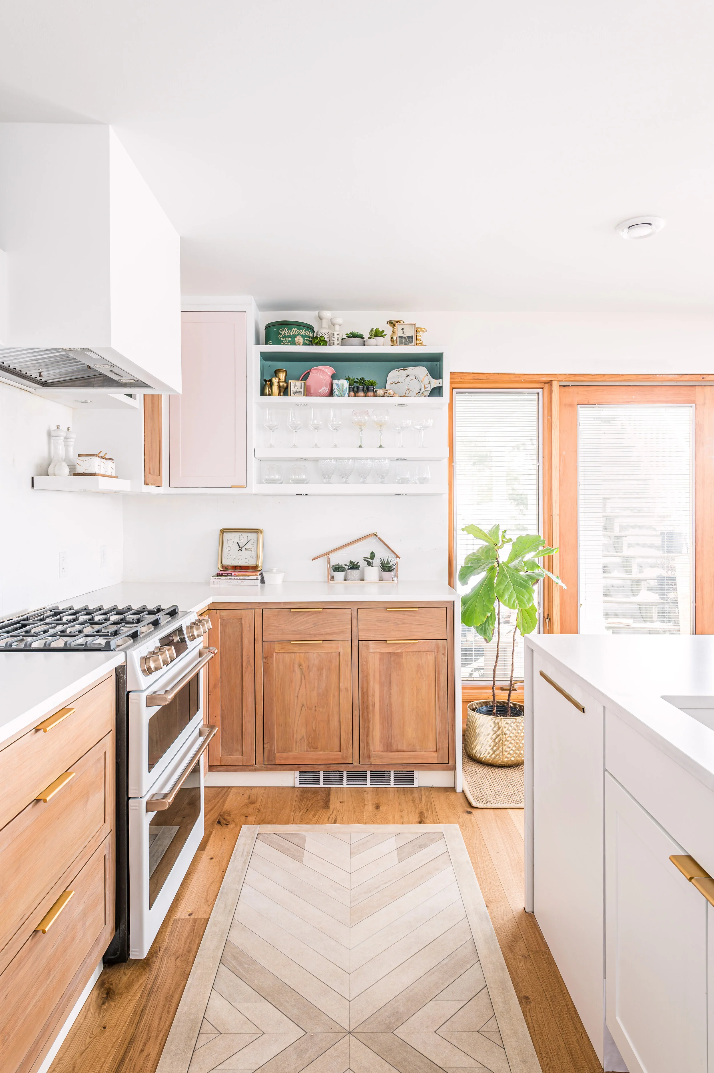 DIY MOM - Renovates, Redecorates & Remodels on a Single Mom Budget