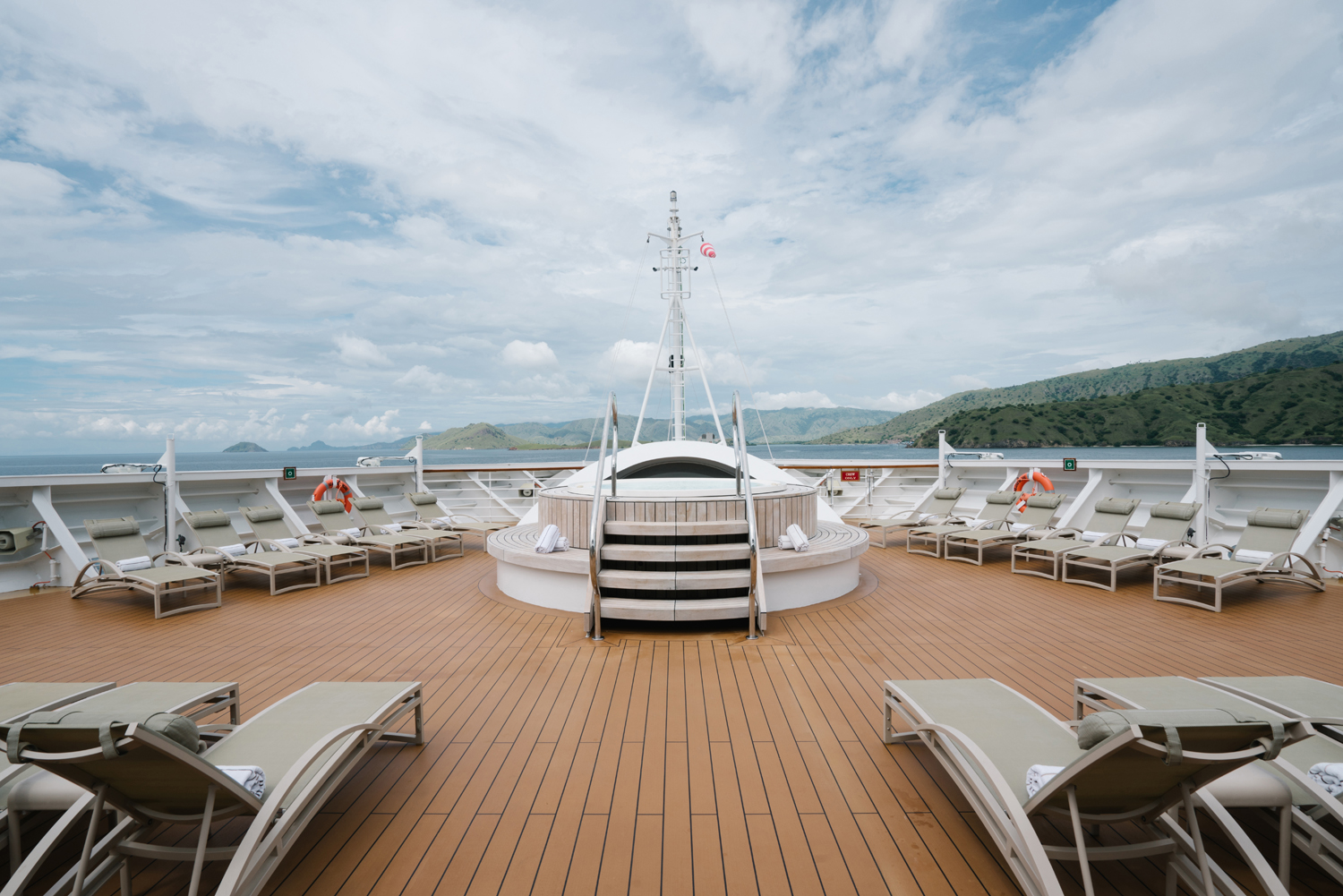 Seabourn_JavaSea_03132018_18.jpg