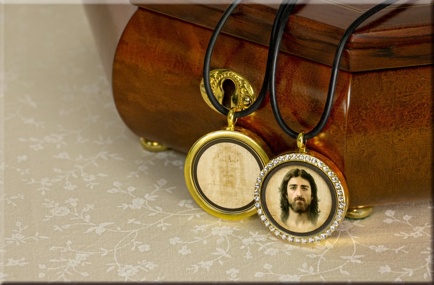 Jesus Locket Pendant with Rhinestones in Gold Color — Ray Downing