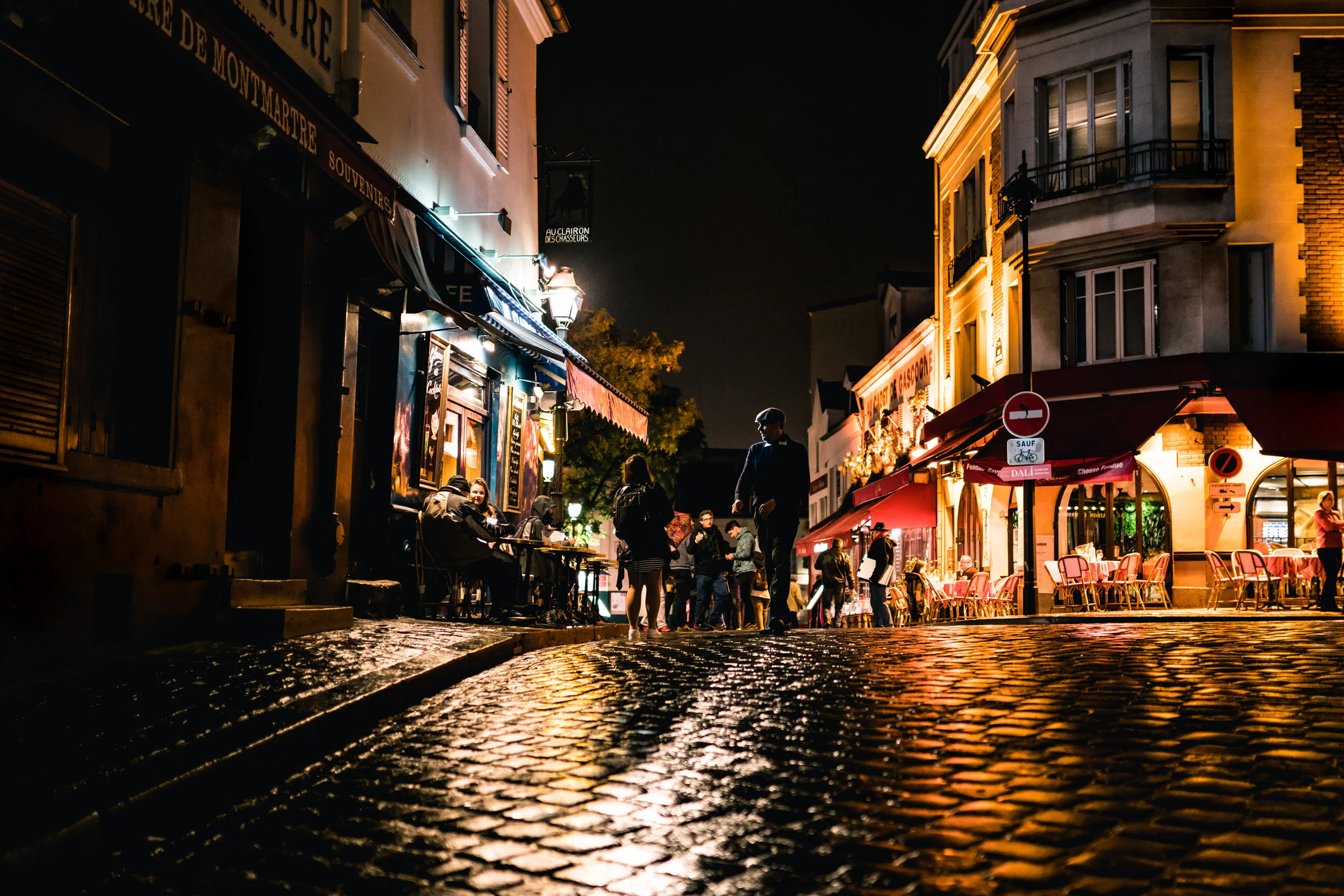 The Waiter, Montmartre, Paris 2017