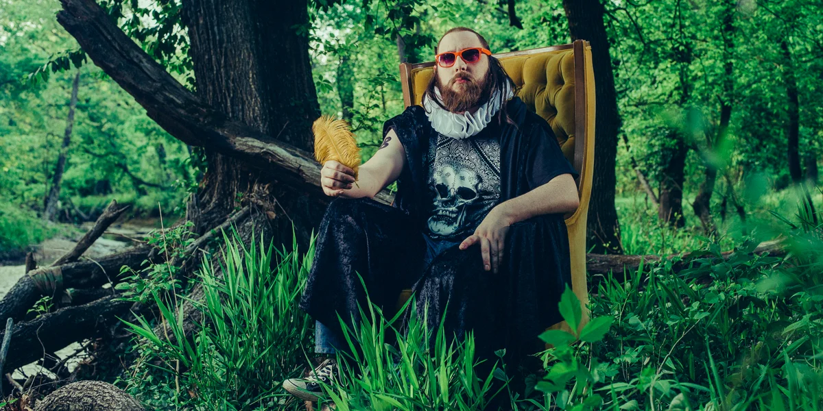 that t-shirt made us all cringe. $5 at wall mart goes a long way for a tongue-in-cheek touch of irony on the set...