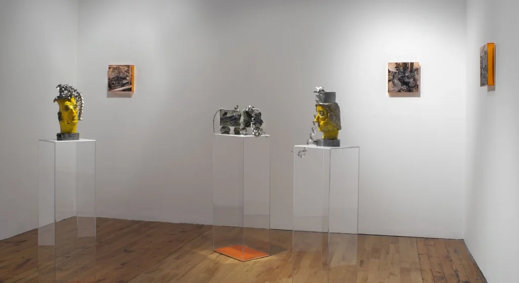 L-R: ACRYLIC GLASS PLINTHS, ACRYLIC GLASS AND LED LIGHTBOXES