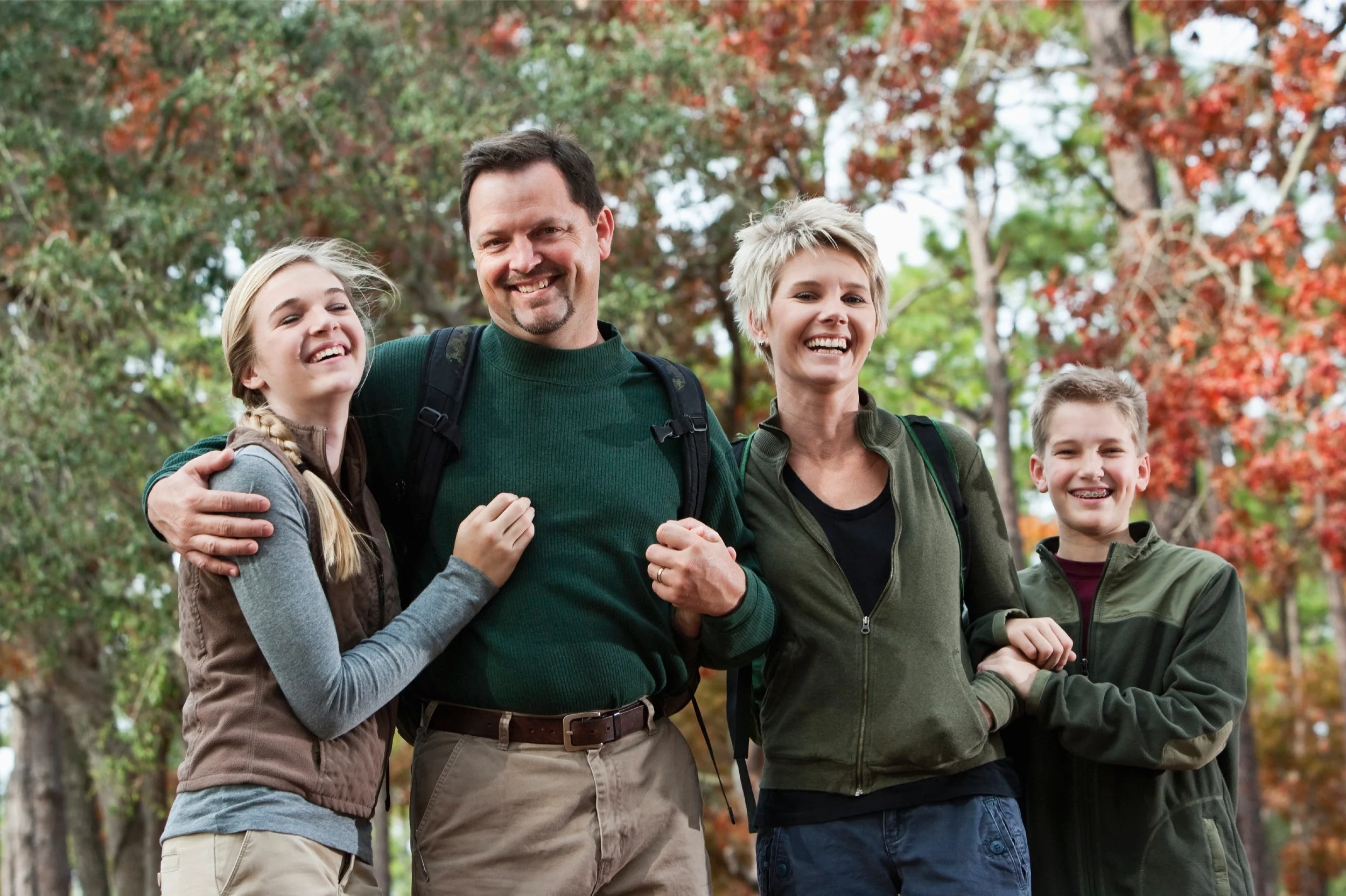 Family4_whitebar.jpg