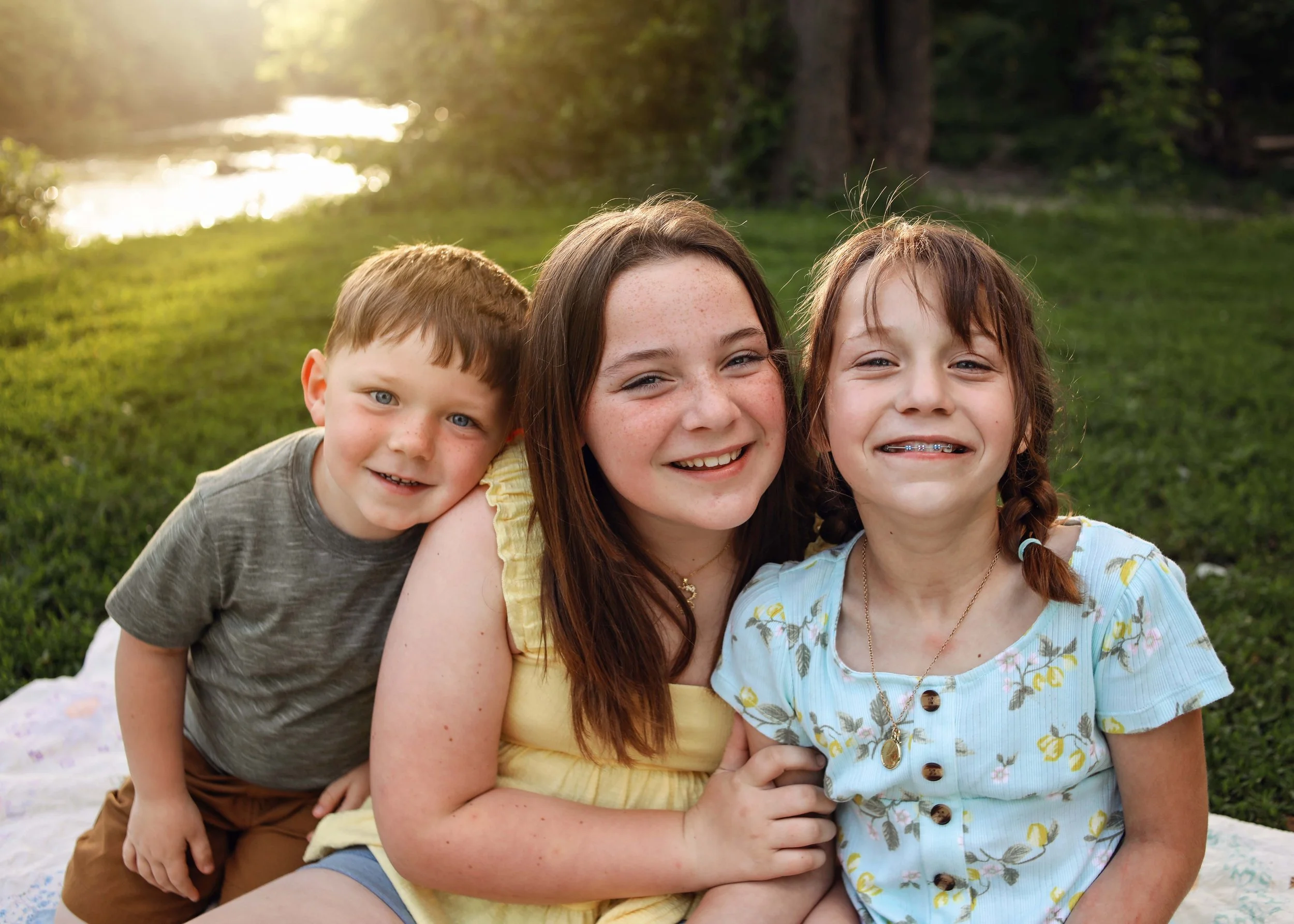 Why June Is the Best Month for Family Photos in Indiana