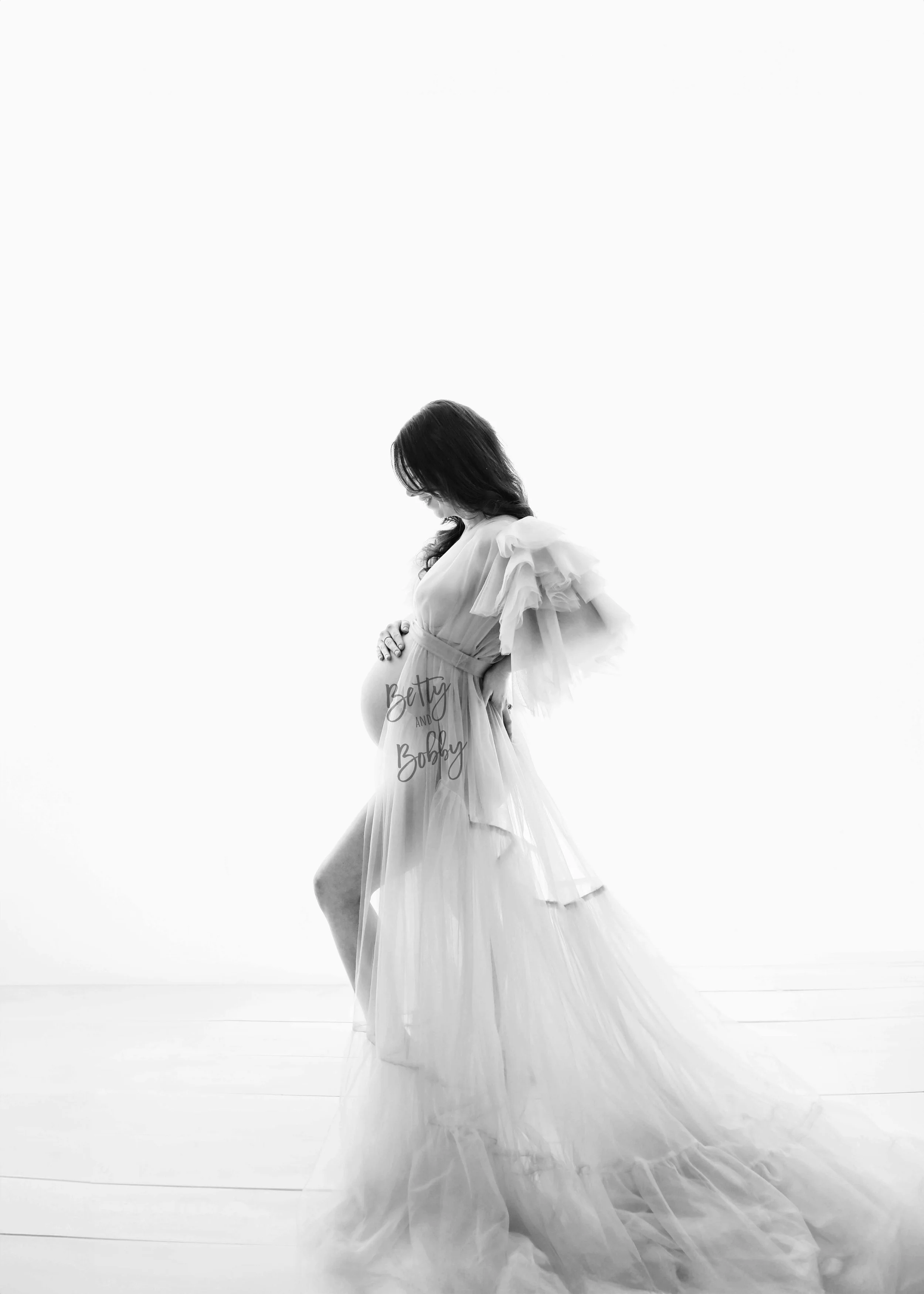 Why Studio Maternity Photography Offers More Flexibility, Comfort, and Intentionality