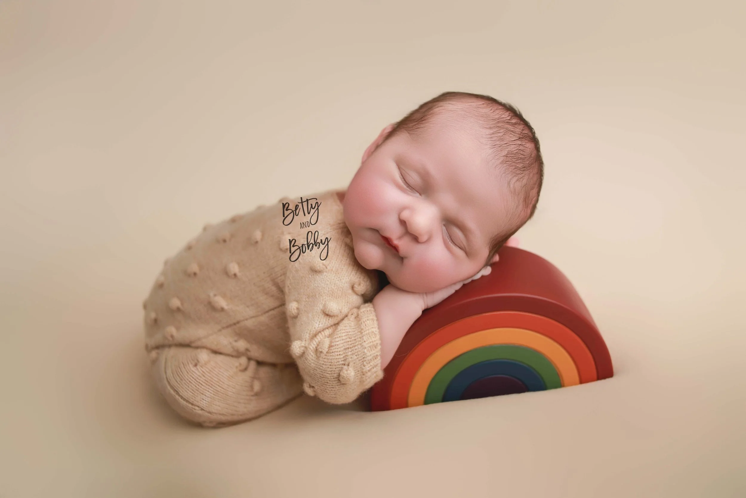 Why You Don’t Have to Choose Between Posed or Lifestyle Newborn Photography at My Studio