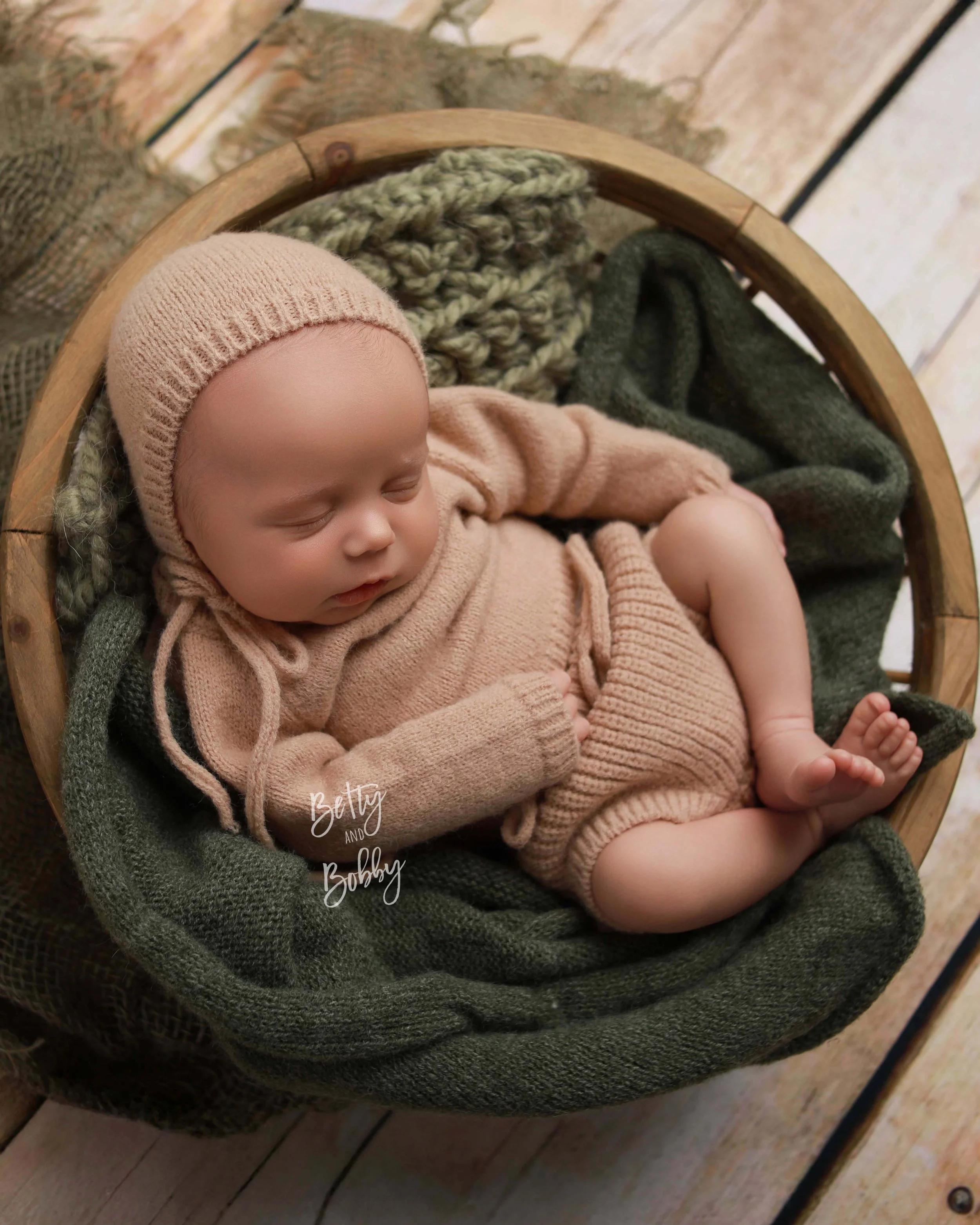 Comp newborn session Muncie Indiana Betty and Bobby Photography380.jpg