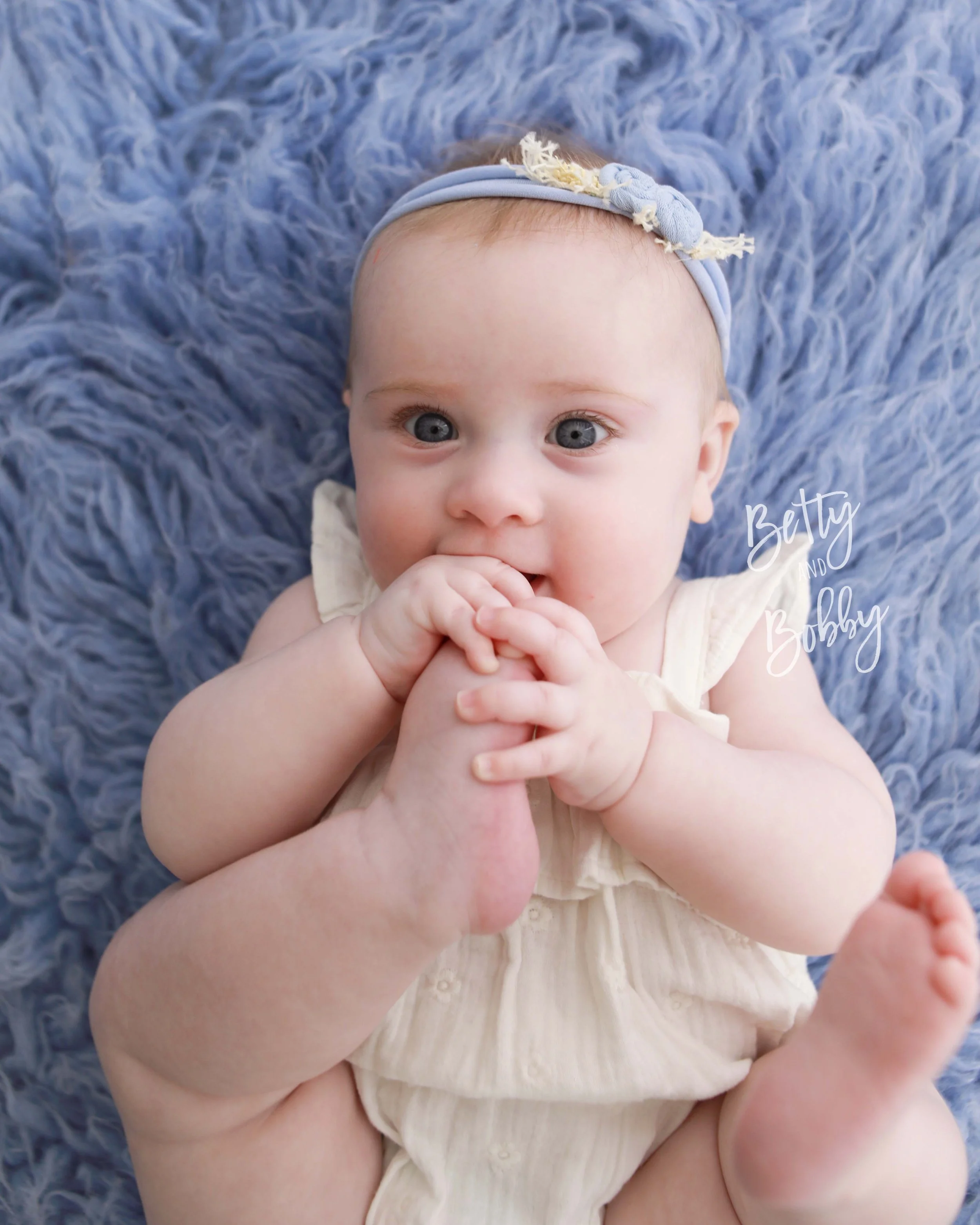 Irie Sitter Six month milestone  photographer in Muncie Indiana On location or in studio 971.jpg