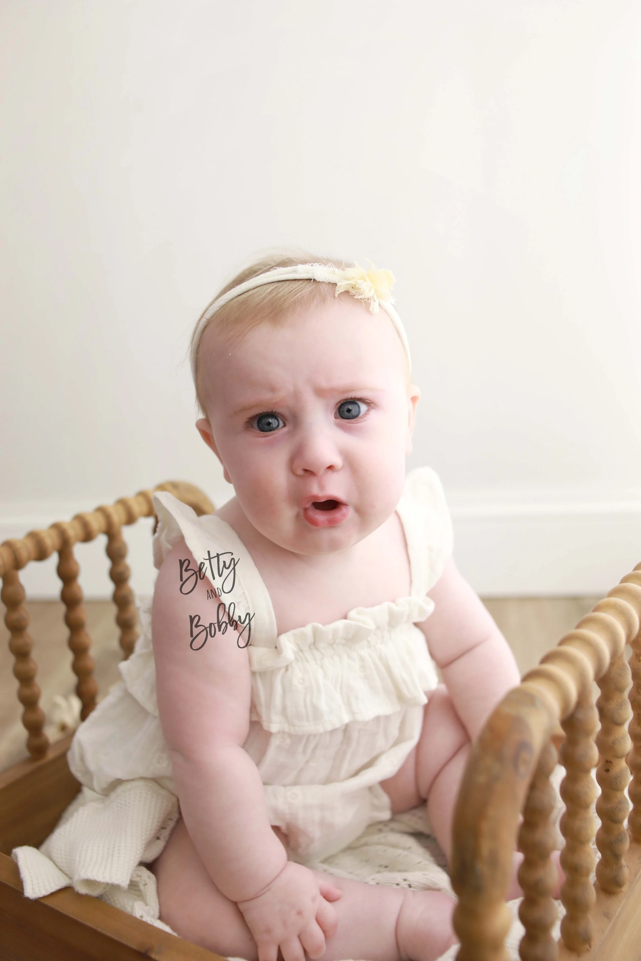 Irie Sitter Six month milestone  photographer in Muncie Indiana On location or in studio 944.jpg