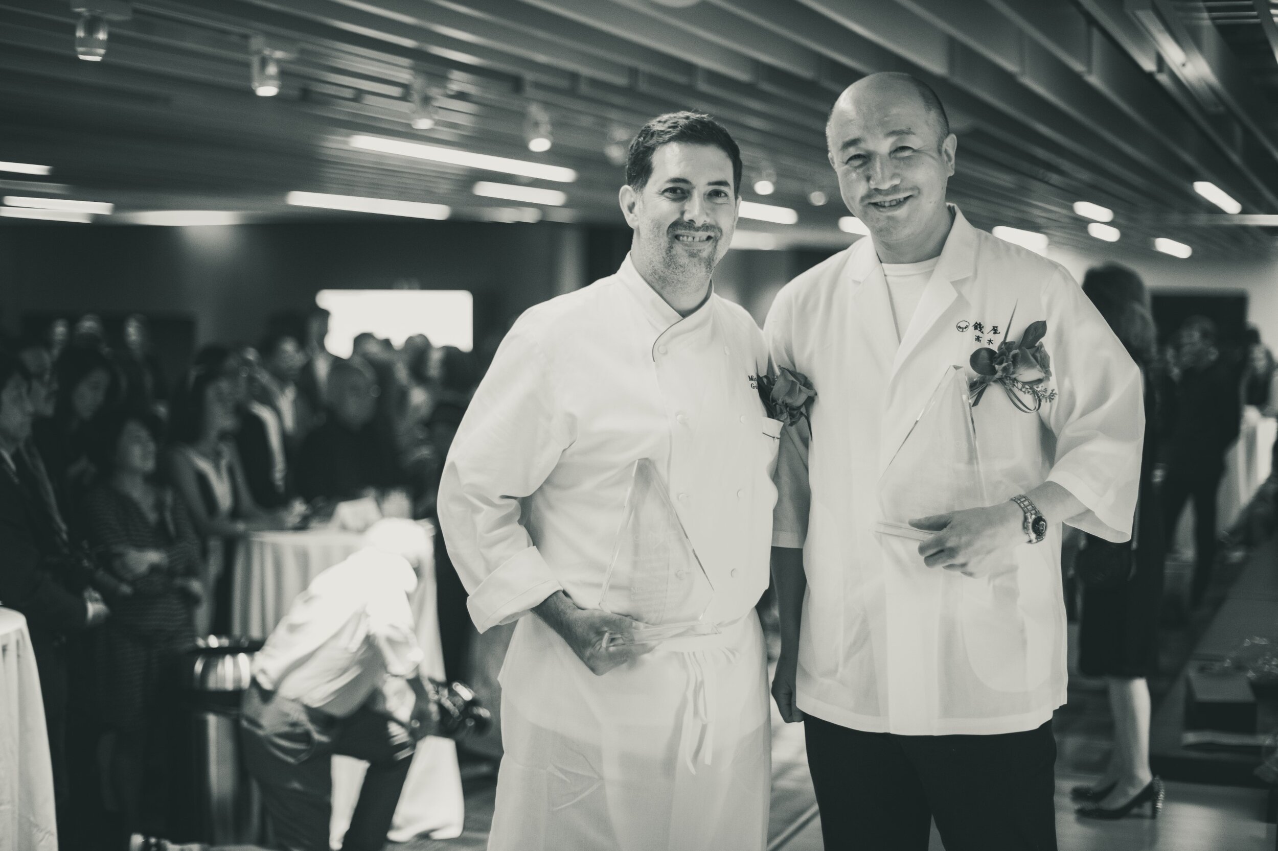  NYC Chefs Celebrate Japan Benefit Honoring Chefs Michael Anthony from Gramercy Tavern and Shin Takagi of Zeniya   