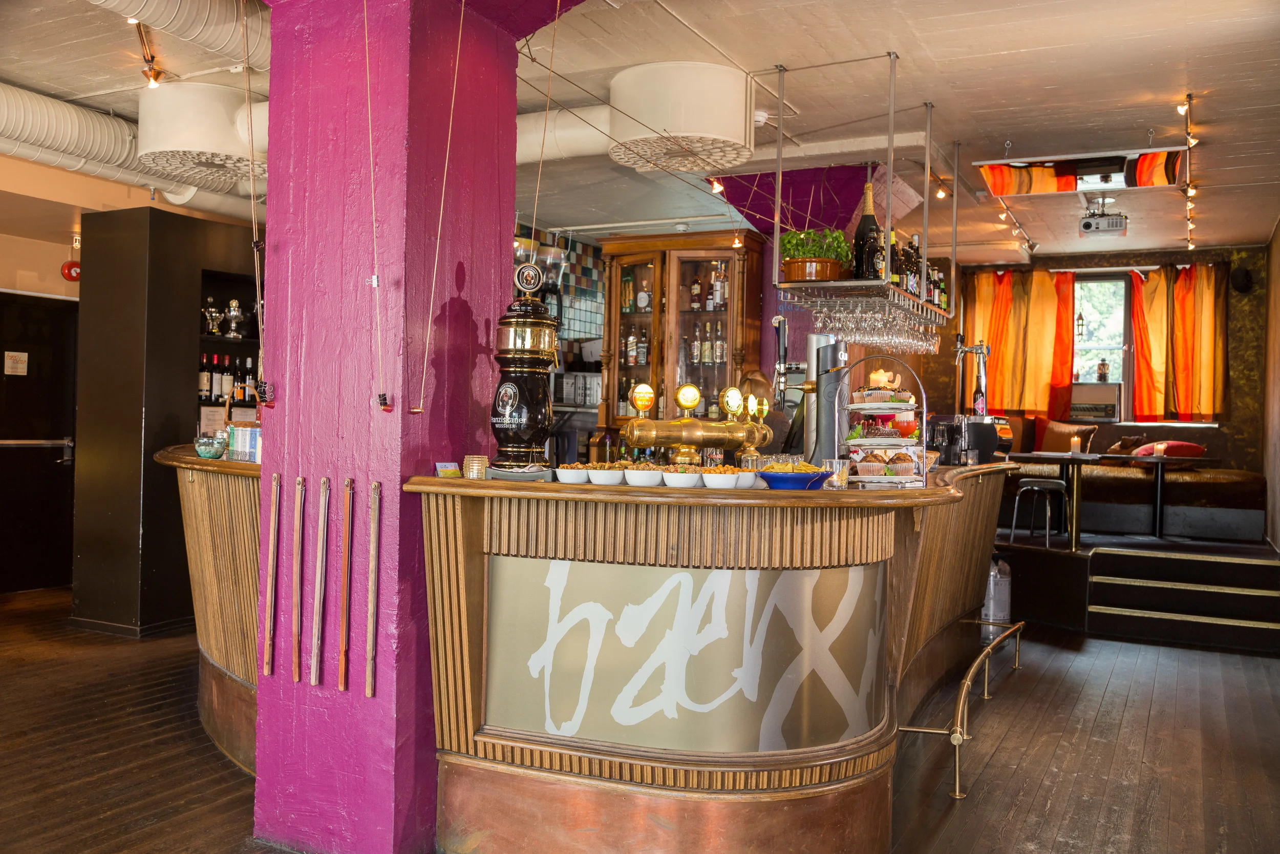 Cafe-bare-blåbær-bær-og-bar-trondheim-norge-46.jpg