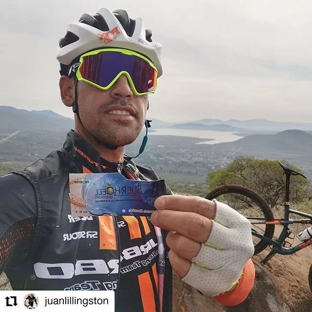 #Repost @juanlillingston
&bull; &bull; &bull; &bull; &bull; &bull;
Ahora toco ensuciar un poco la bicicleta 🙄 y nos acompa&ntilde;o como siempre @frontier_wellness @frontiersalud  @h2dsocks #zerounobikes