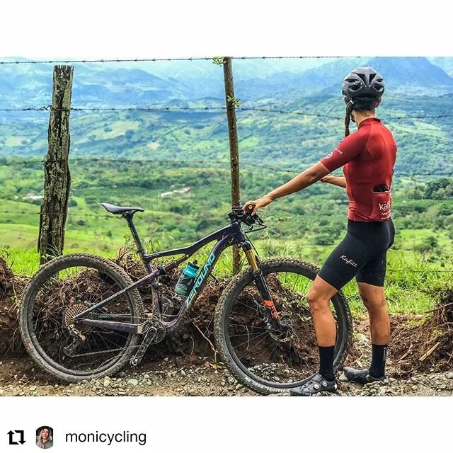 #Repost @monicycling
T&aacute;mesis, Antioquia 💭 Encontrar lo que amas y hacerlo por el resto de tu V&bull;I&bull;D&bull;A ......💫 &mdash;&mdash;&mdash;&mdash;&mdash;&mdash;&mdash;&mdash;&mdash;&mdash;&mdash;&mdash;&mdash;&mdash;&mdash;-
@shop_moni