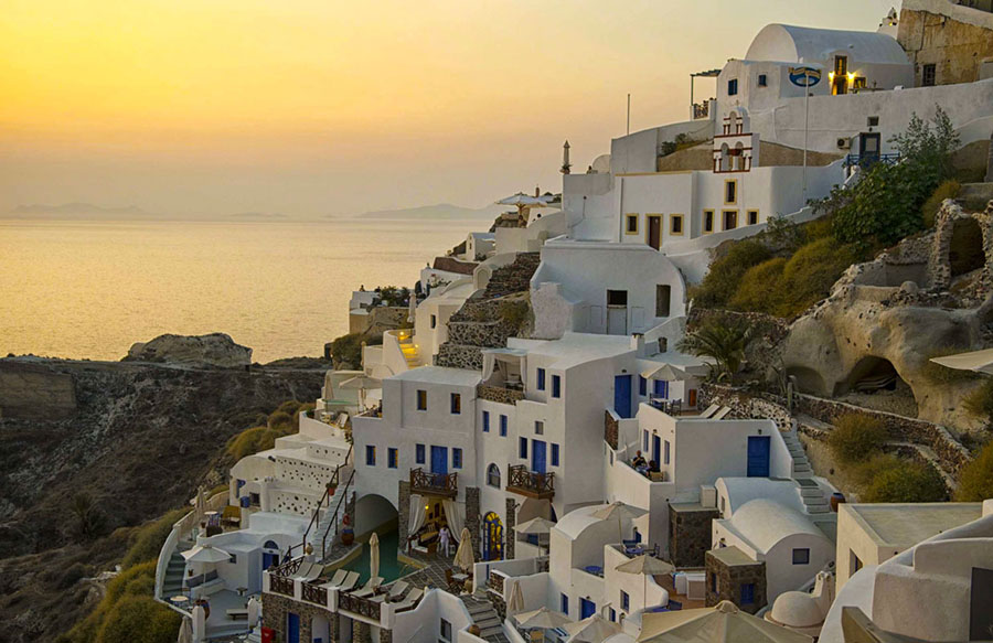 Oia, pueblo de la costa griega.
