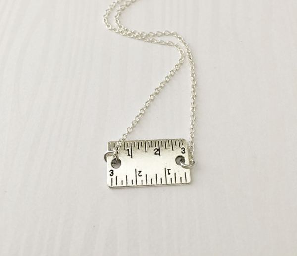 Collar regla.jpg