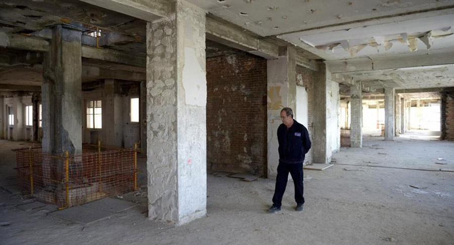 Estado actual del interior del Edificio de España. Gran parte de los acabados han sido demolidos.
