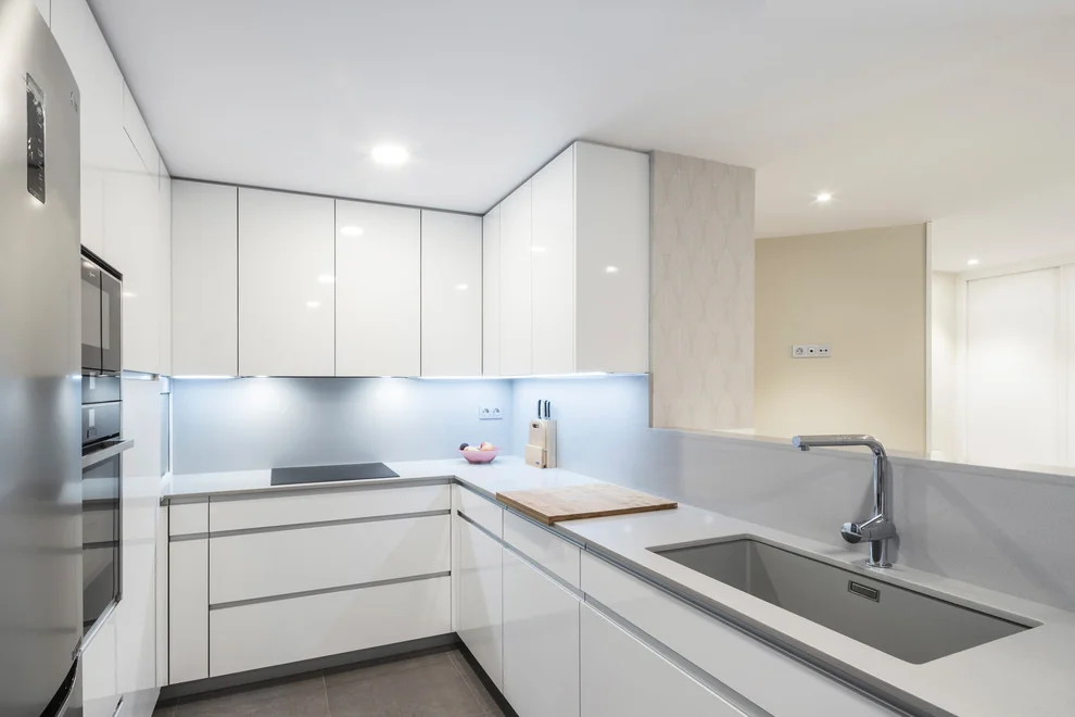 Arrevol Arquitectos: Cómo diseñar correctamente una cocina. Dimensiones  mínimas y consejos.