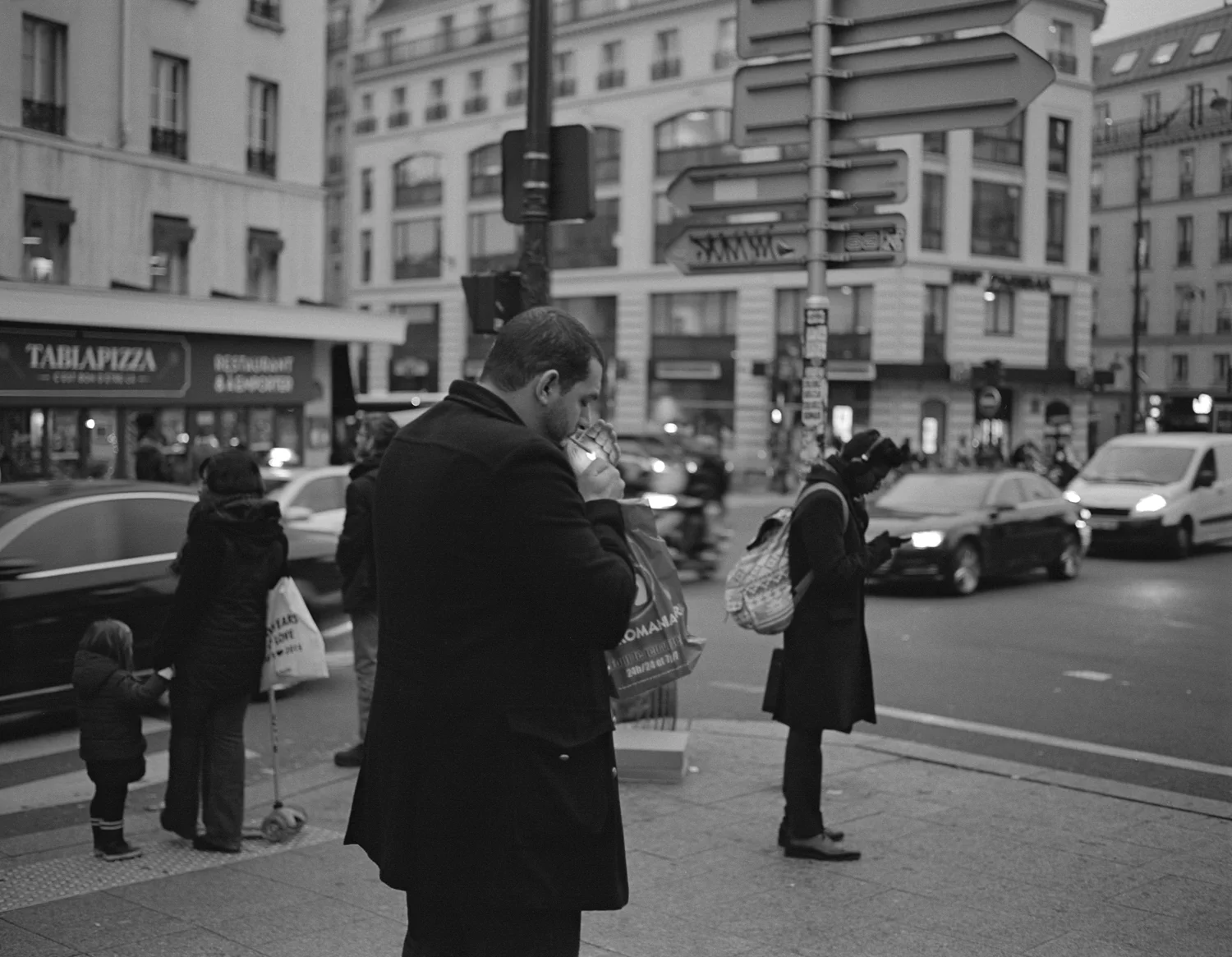 Mark-Steinmetz-place-de-clichy-2018-23.jpg
