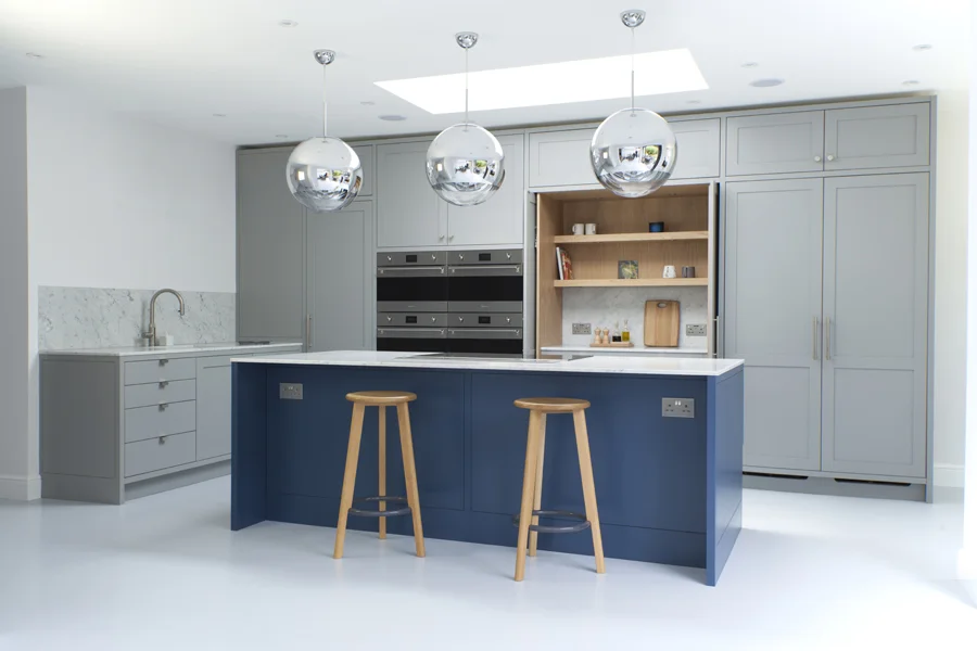 Standforth Kitchen Shaker 2 Doors Open 900x600px.jpg
