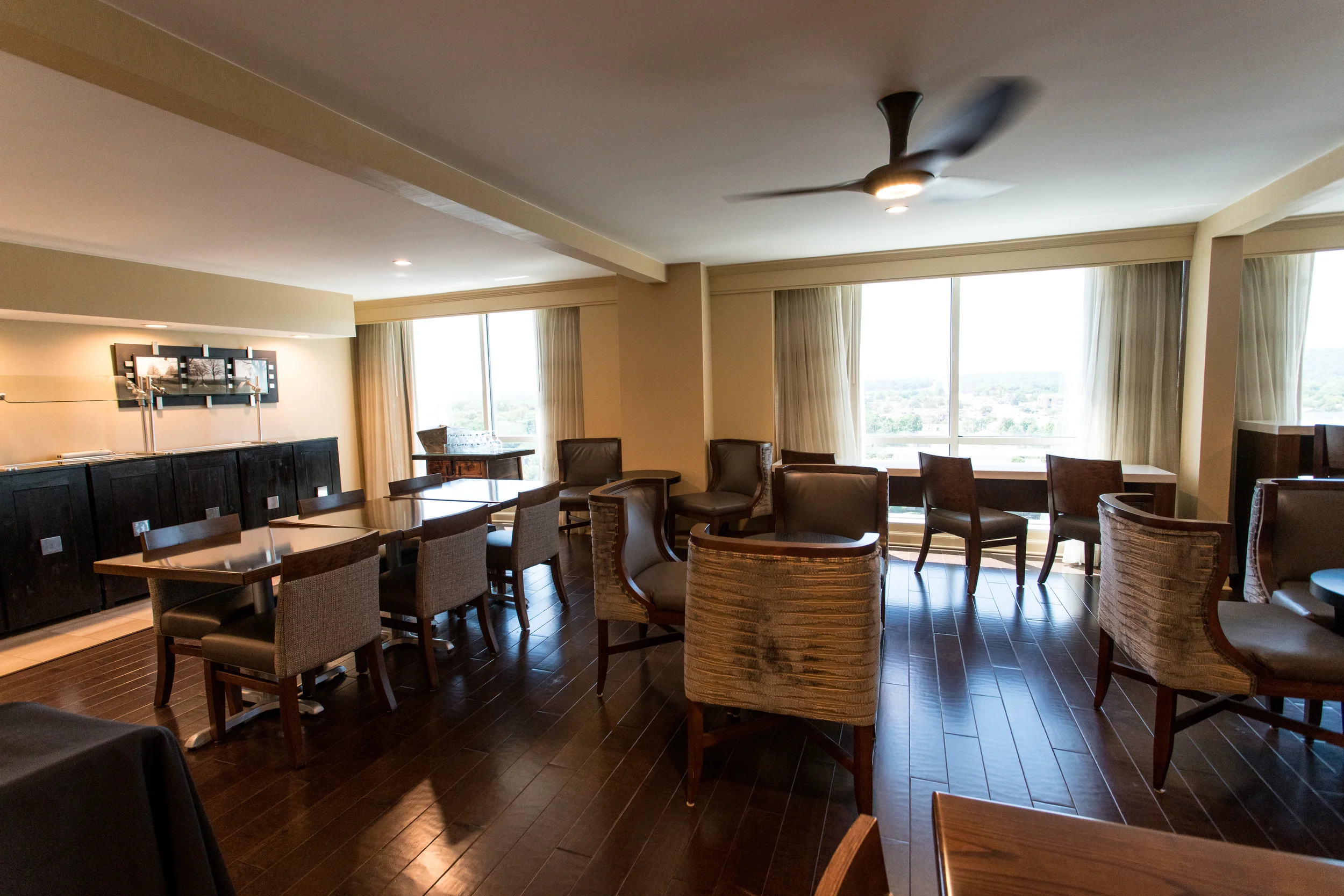 019-Marriott Concierge Lounge-#2.jpg