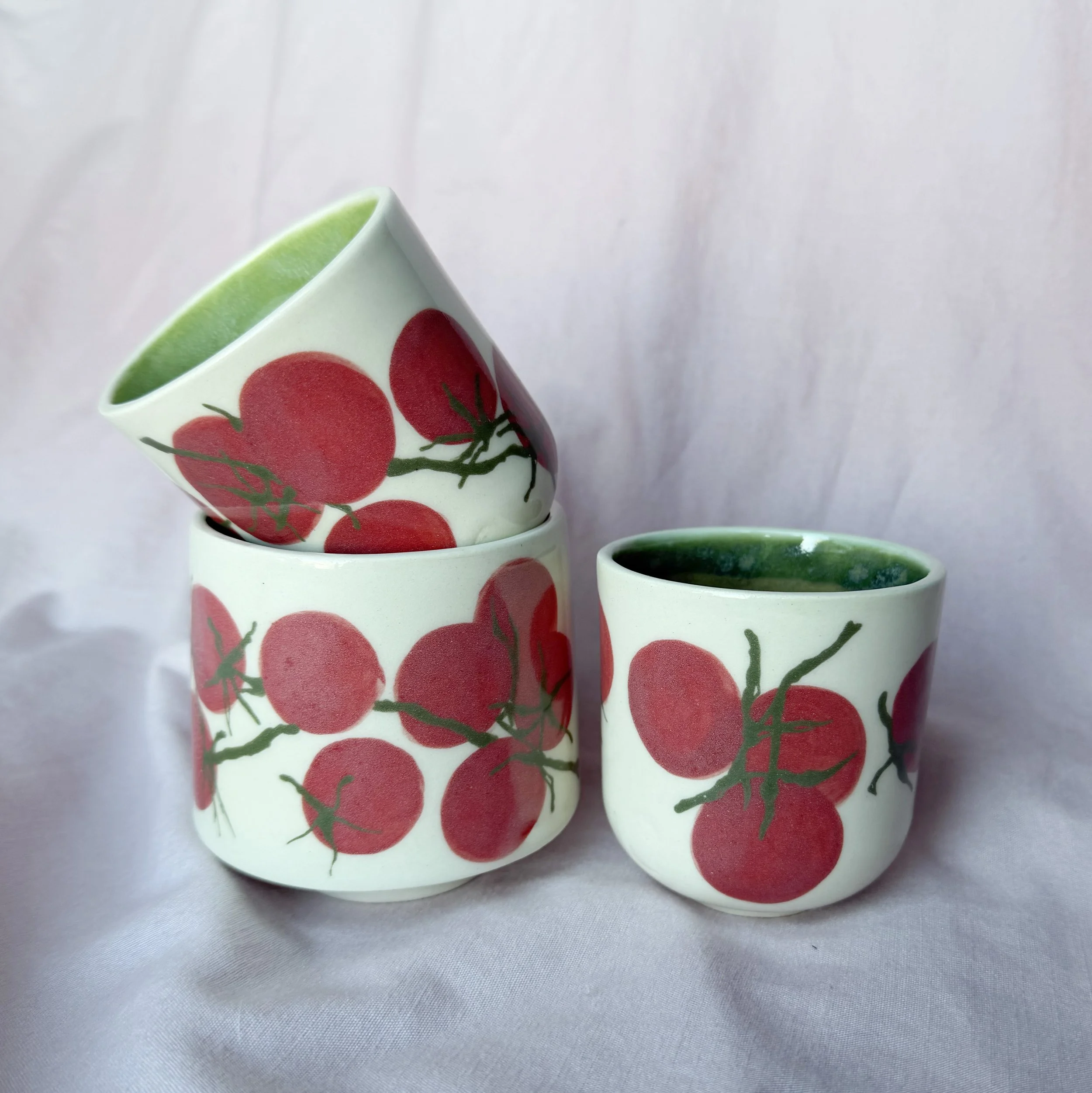 Tomatovinecups.jpg