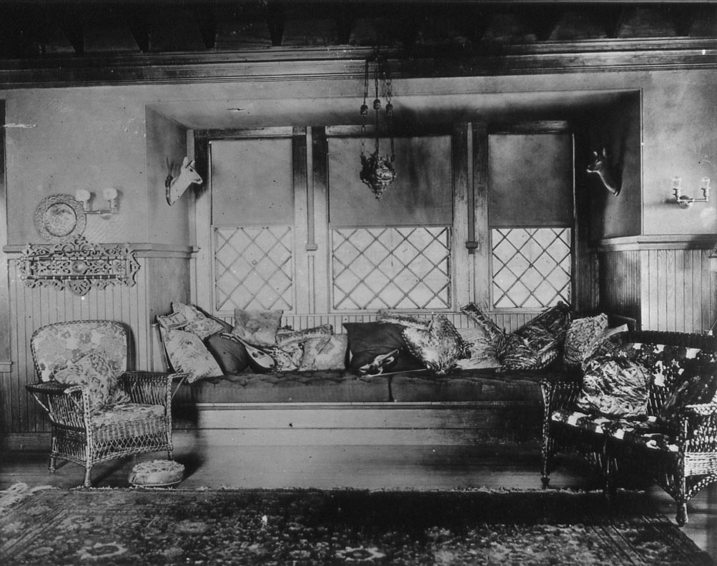 VintageThrowPillowsInterior.jpg