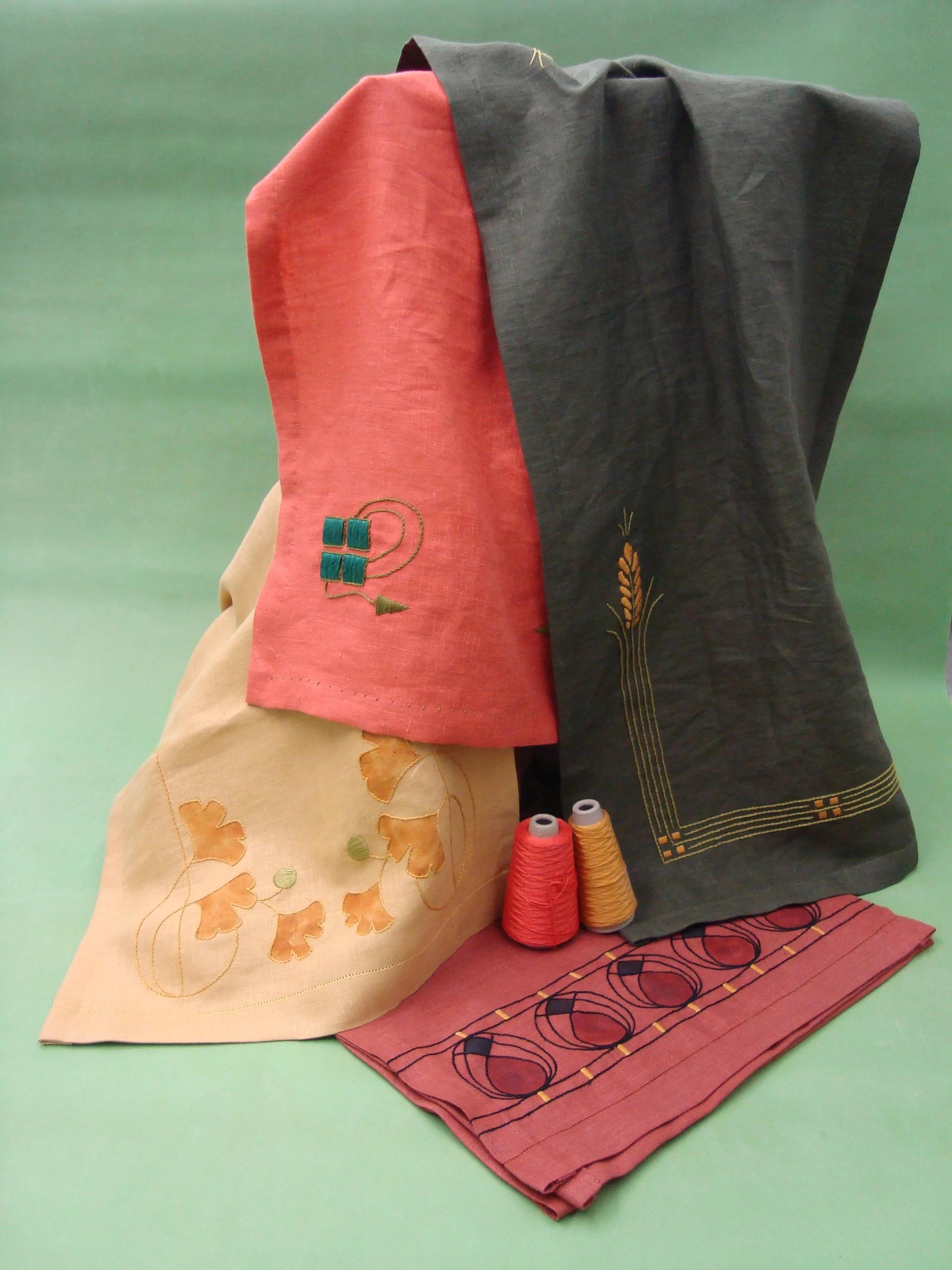 Table Runners in the Arts & Crafts Style — Ann Wallace for Prairie Textiles