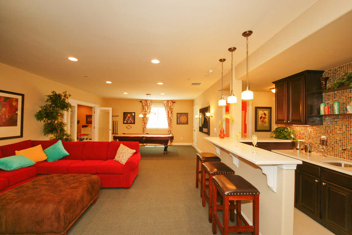 KWUNHC_still_rr-bar2.jpg