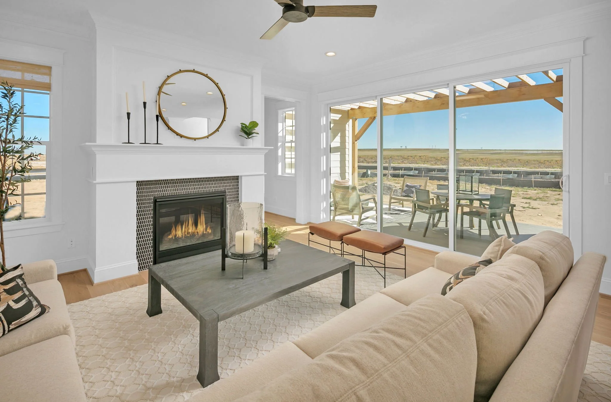 16-web-or-mls-21275 E 61st Dr Aurora (16).jpg