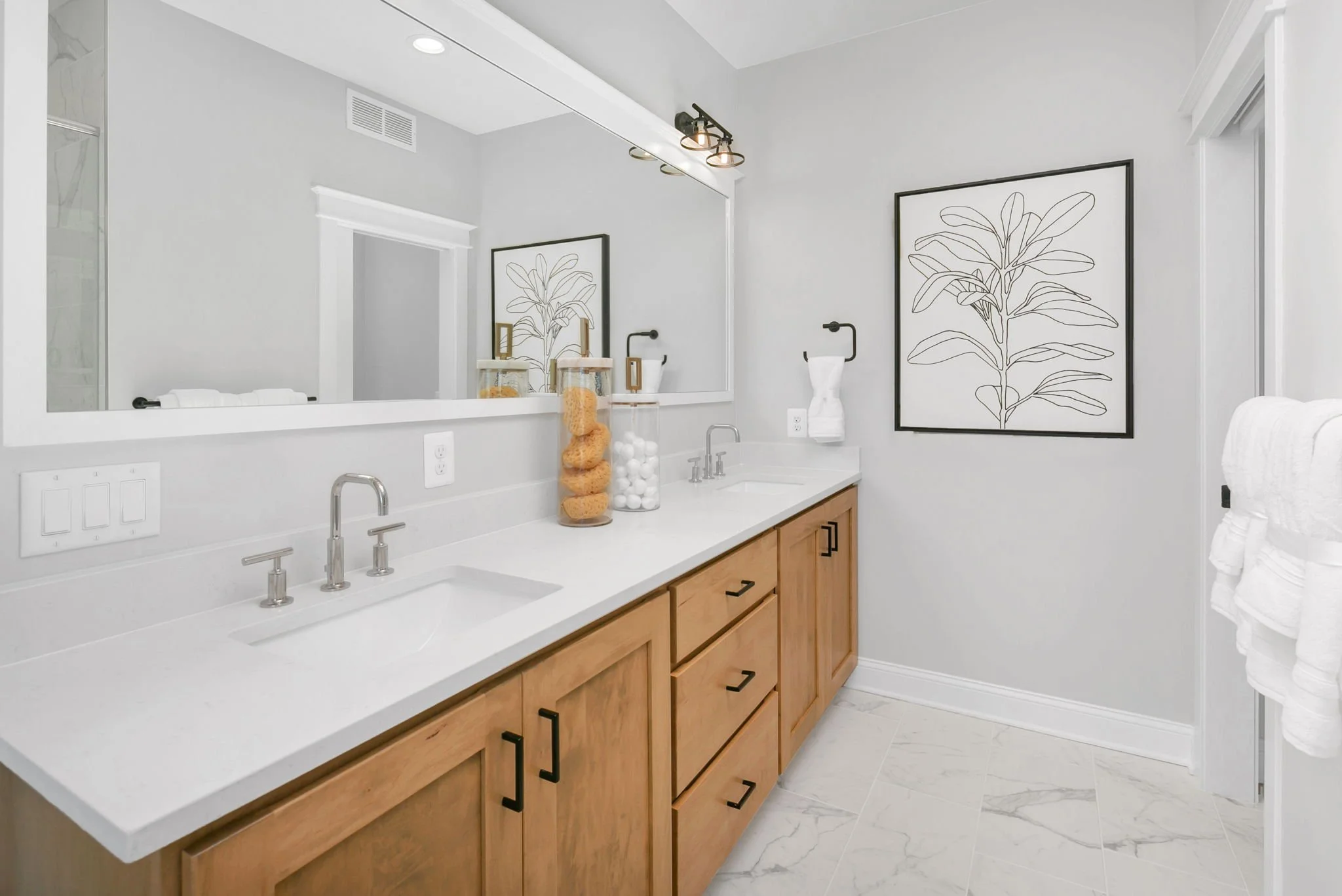 28-web-or-mls-21275 E 61st Dr Aurora (28).jpg