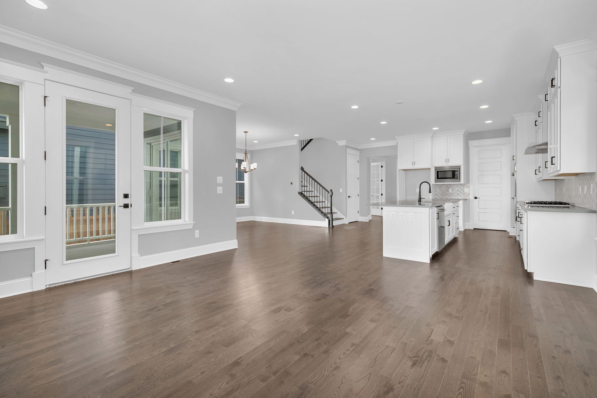 7-web-or-mls-21235 E 61st Dr Aurora (7).jpg