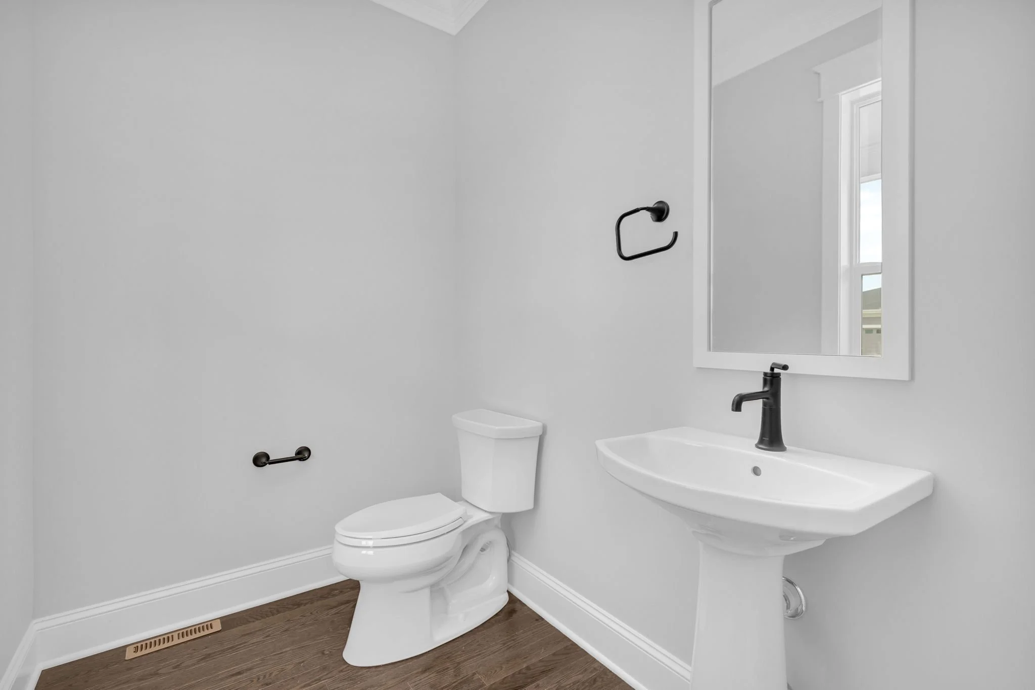 14-web-or-mls-21235 E 61st Dr Aurora (14).jpg