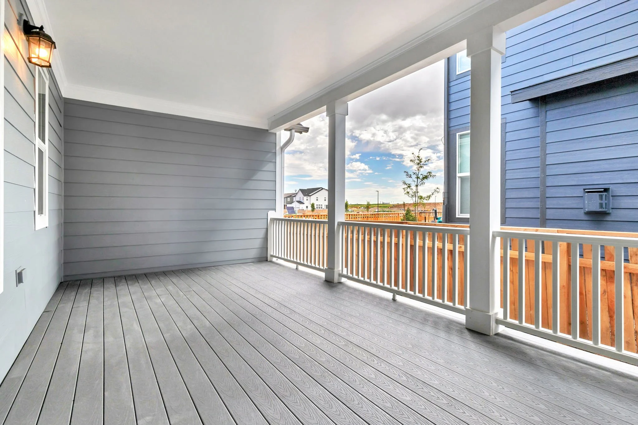 26-web-or-mls-21235 E 61st Dr Aurora (26).jpg