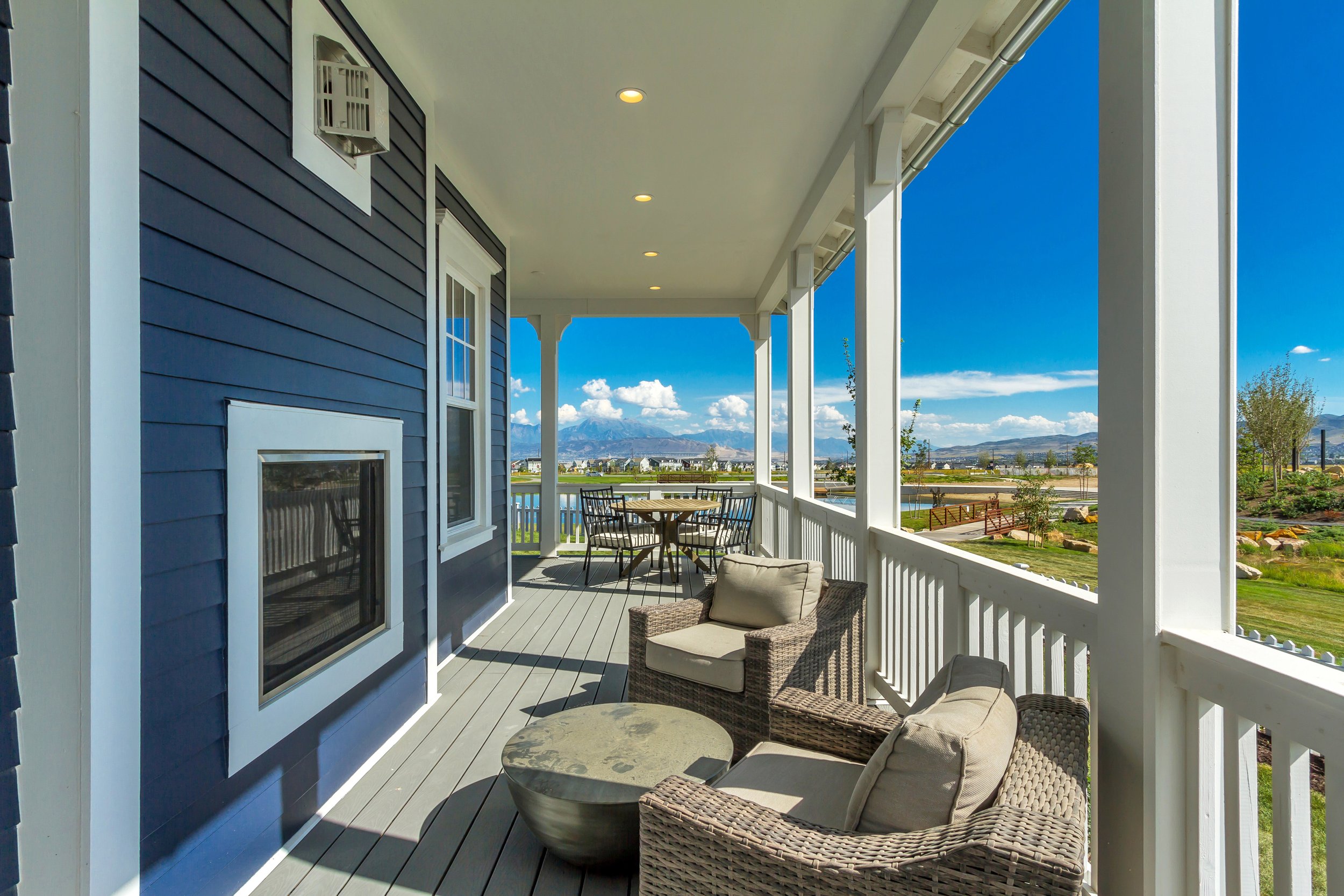  Wrap-around deck with indoor/outdoor fireplace 