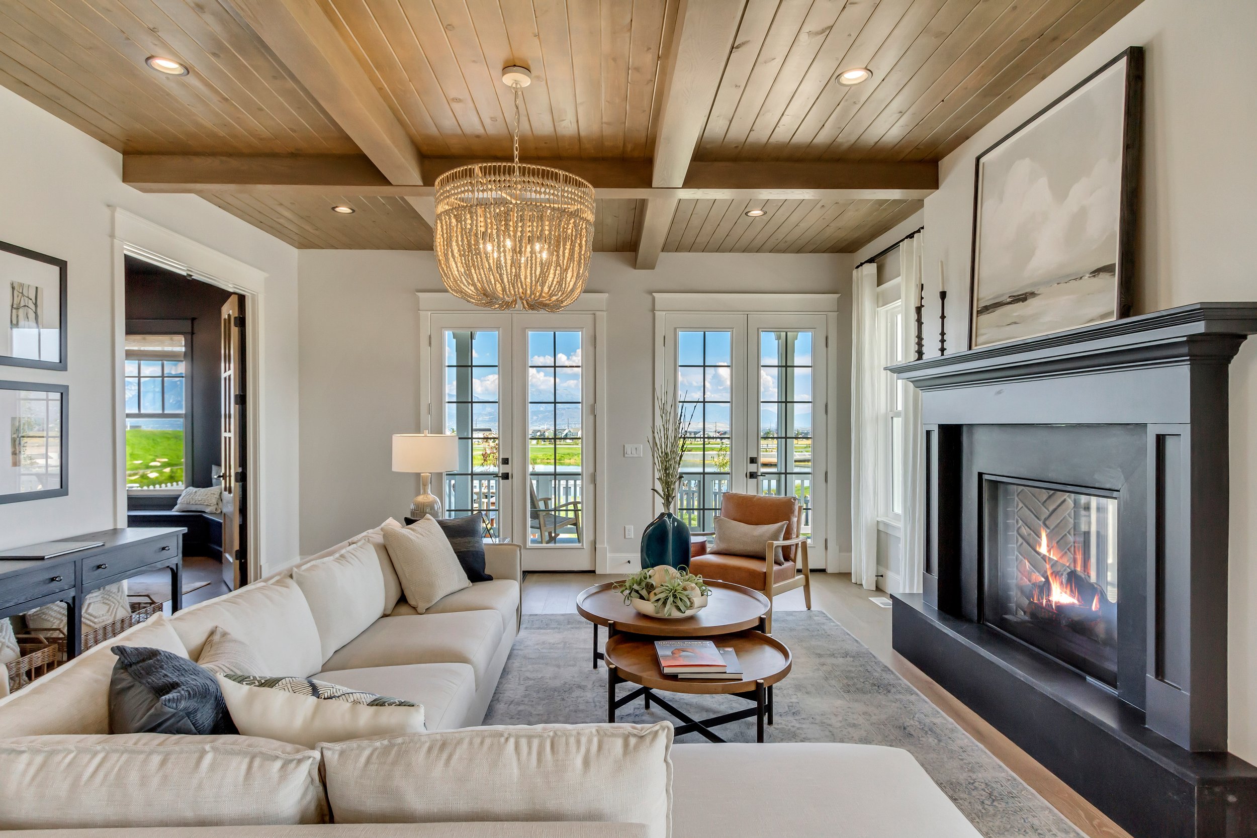  Living room with exposed beams 