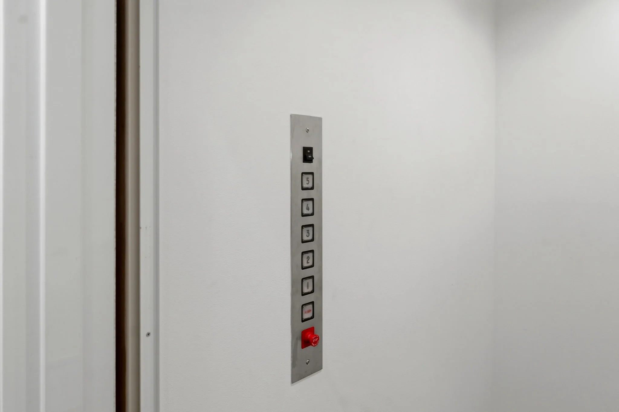 35-elevator2.jpg