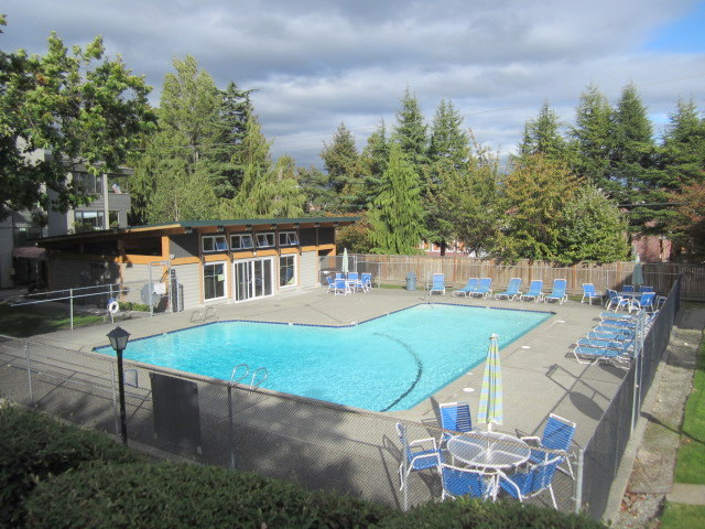 A terrific 1 bed, 1 bath condo, top floor, 731 SF, lake and mountain views. Equal housing opportunity. Buyer to verify all info. 