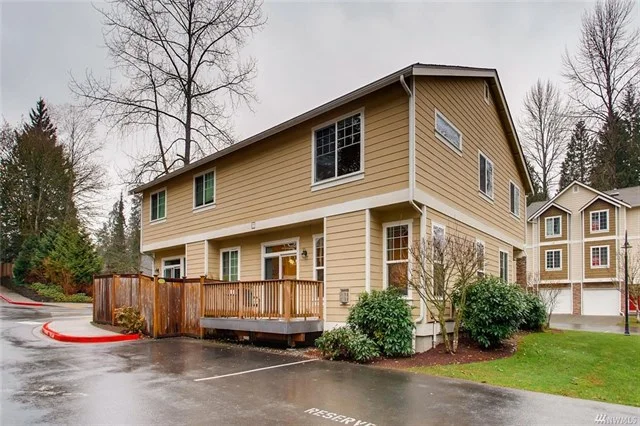 1042 215th PL SE, Bothell, WA 98021