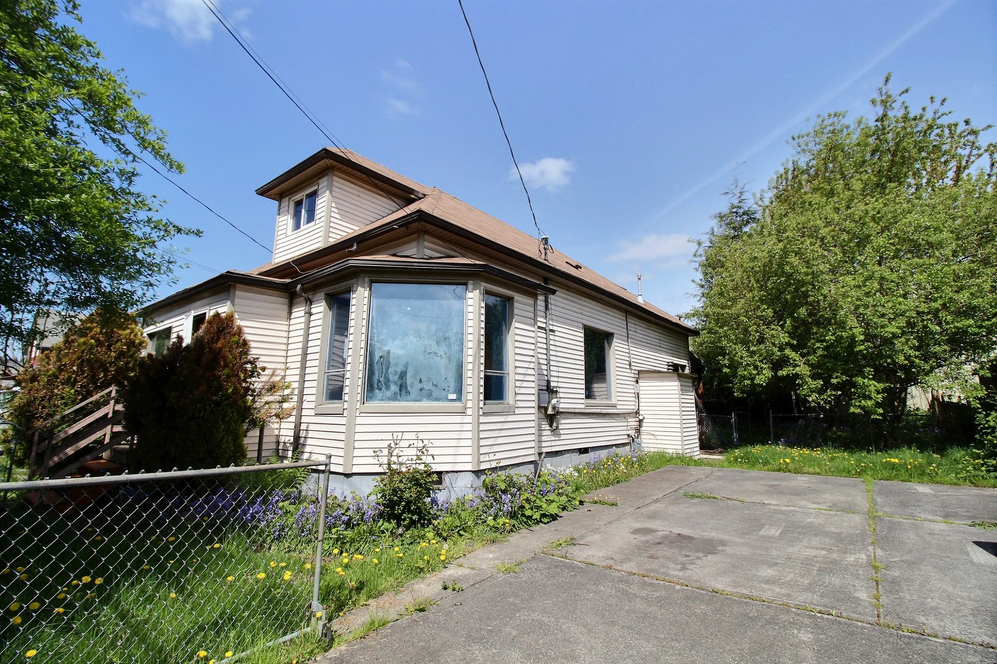 HUD Home. Spacious home on a quiet street in South Park. Close to I-5, 599, 509. New roof in 2008. Fenced yard w/ room for RV parking, shed, great backyard w/ trees, lots of windows in kitchen & living areas provides bright, open feeling.