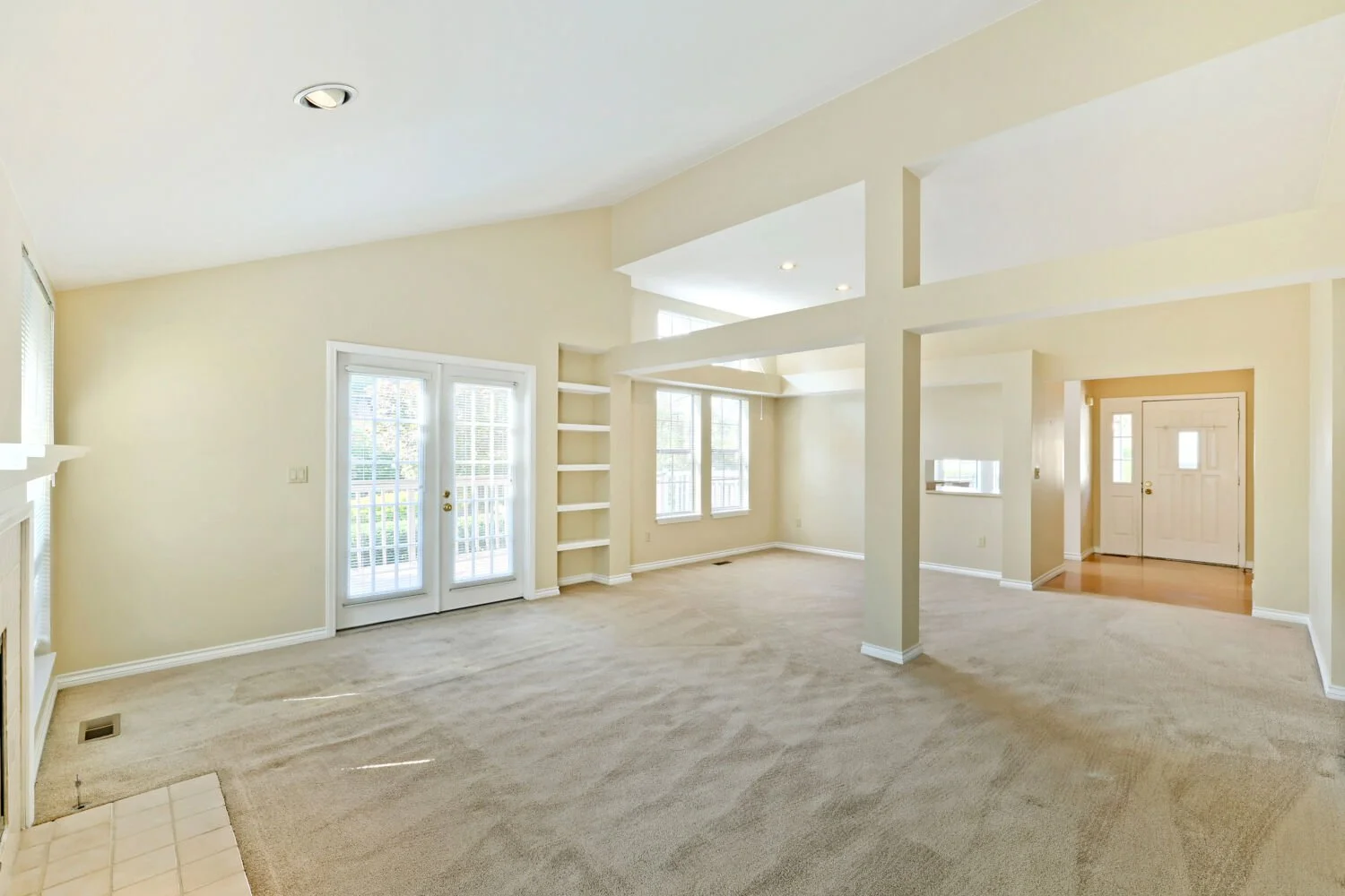 10063 Wallingford Ave N - Web Quality - 006 - 05 Living Room.jpg