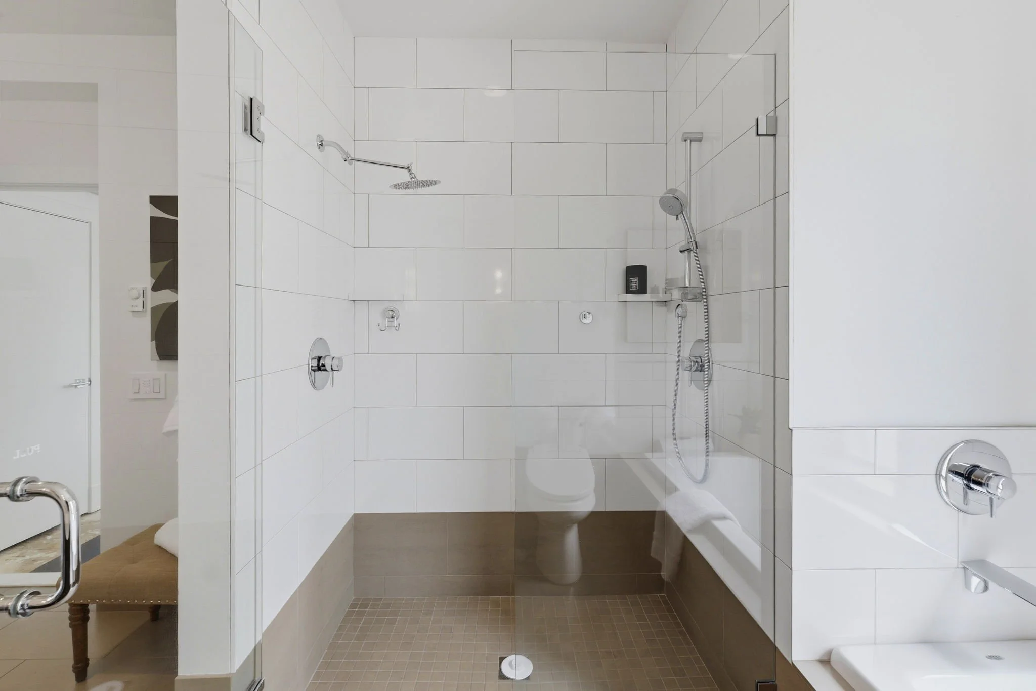 37-primaryshower.jpg