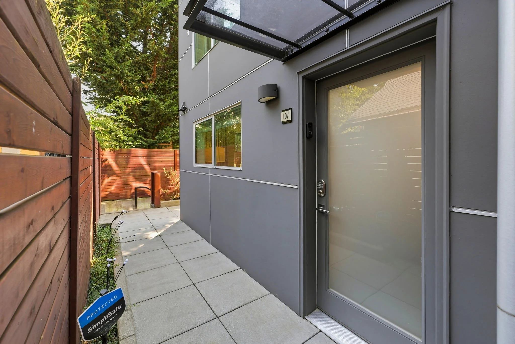 31-front door.jpg