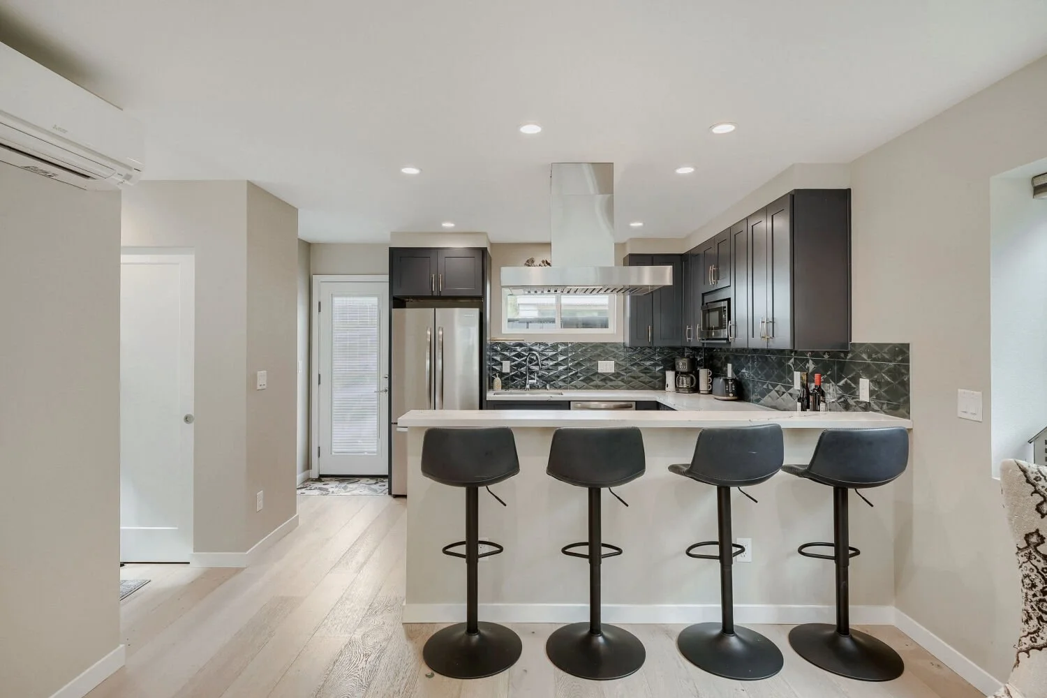 12534 C 5th Ave NE - Web Quality - 024 - 15 Kitchen.jpg