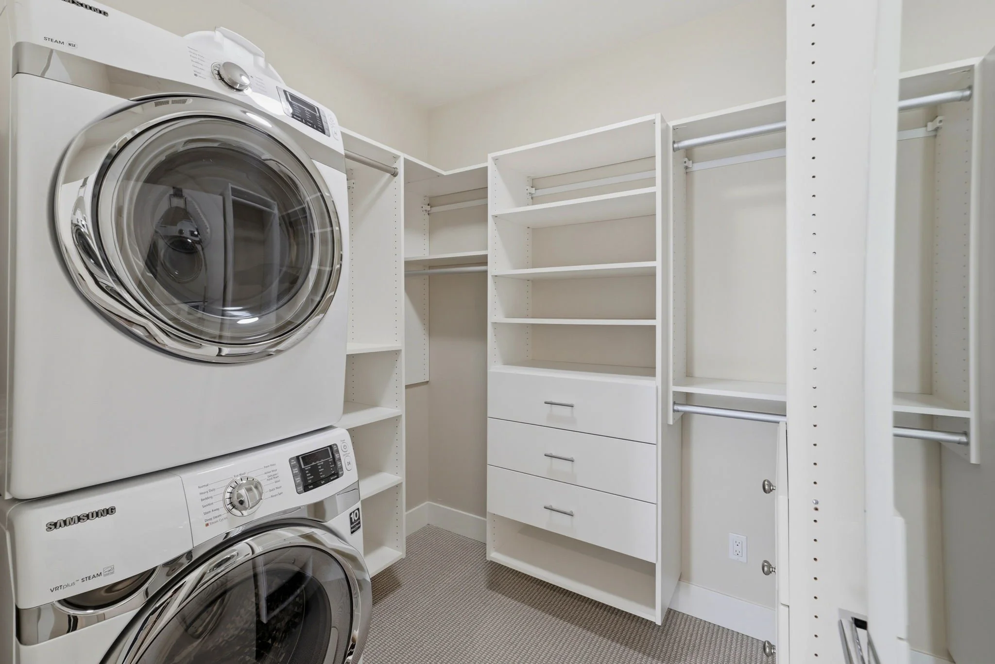 16-closet.jpg