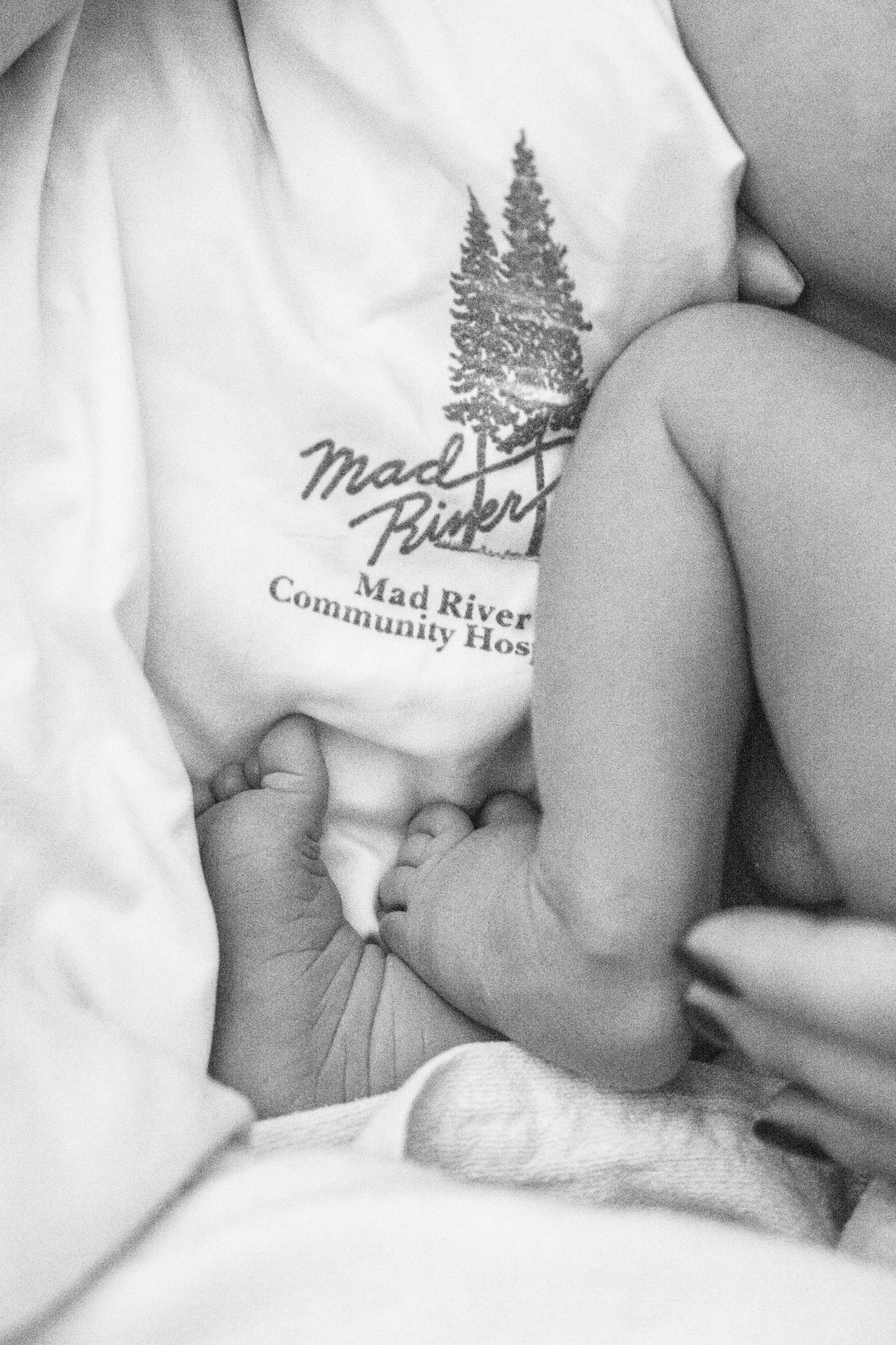 Lubbock-Texas-Birth-Photography-Birthing-Photographer-waterbirth-150.jpg