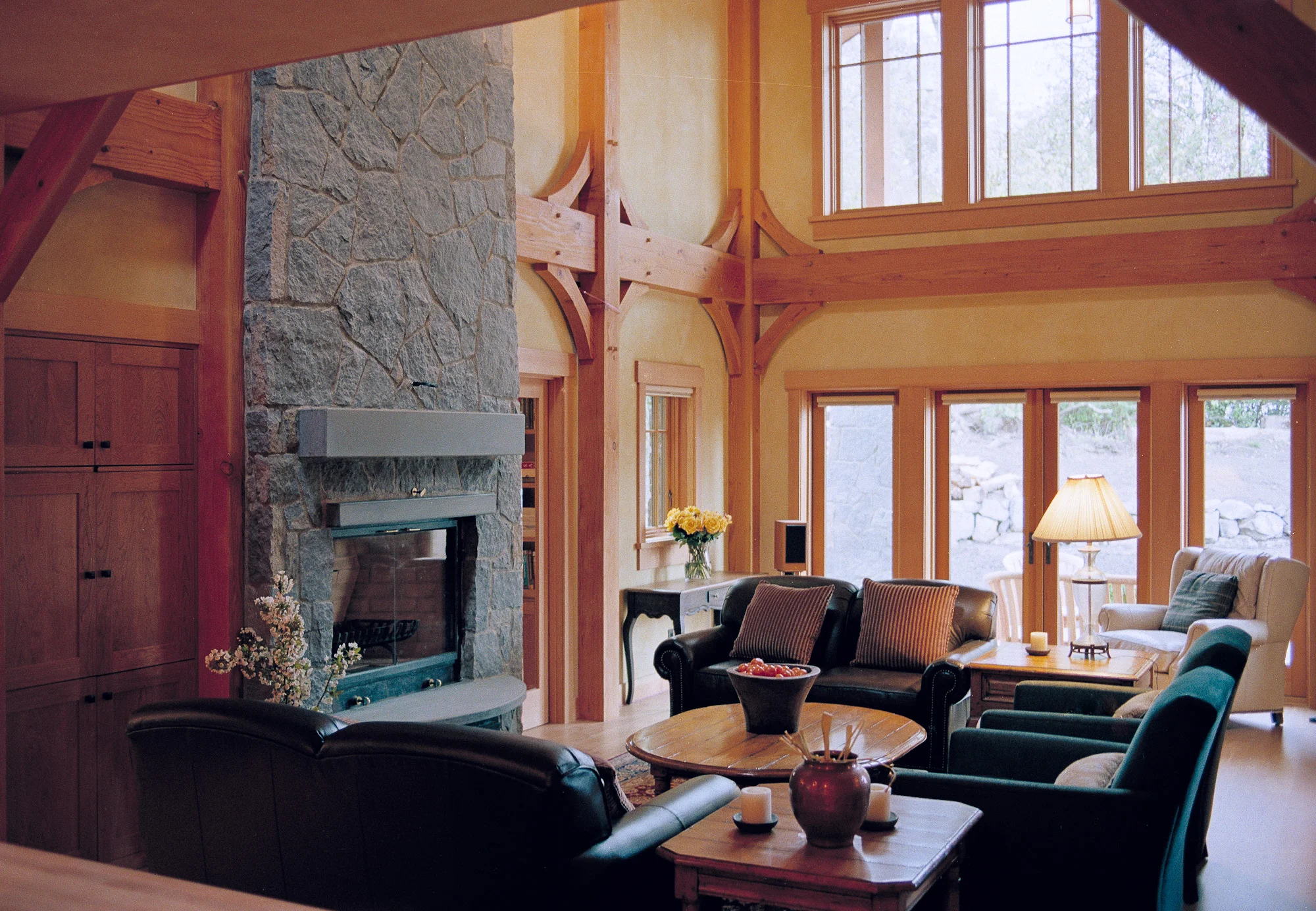 photoNWN0InteriorLivingWindowsCopyrightMHHMCreative2010.jpg