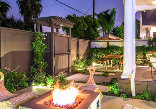 VENICE - 6th Ave Compound - click for more info -