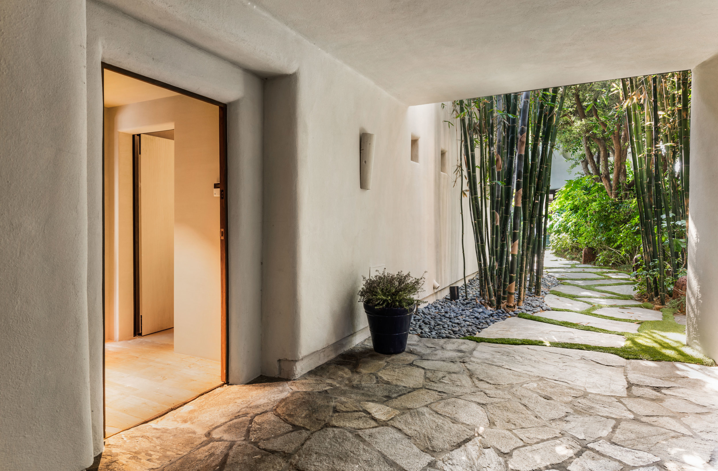25MalibuColony_HiRes-75.jpg