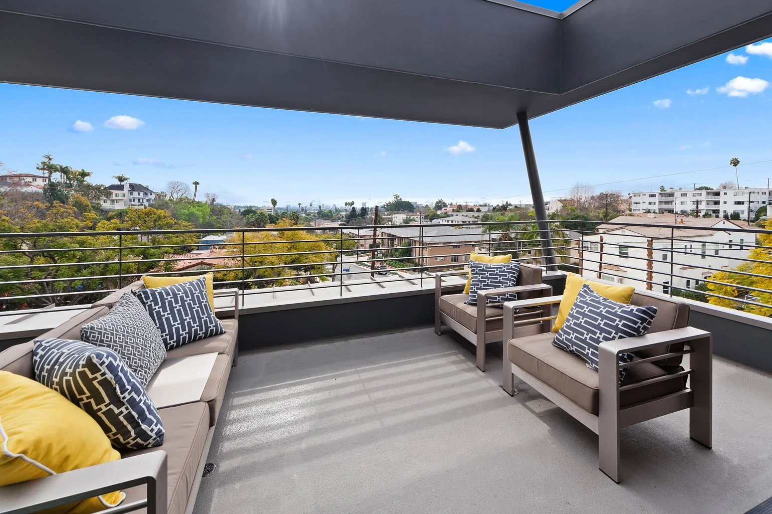 master-balcony-large.jpg